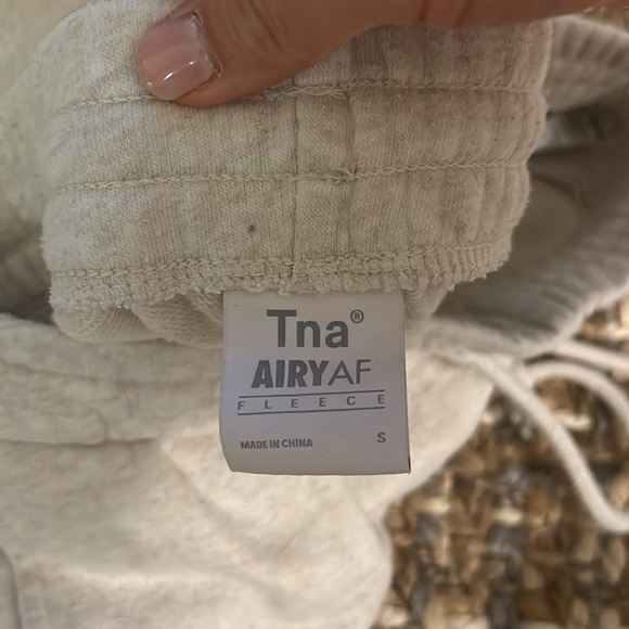 Aritzia TNA oatmeal hoodie and jogger set - Picture 3 of 4